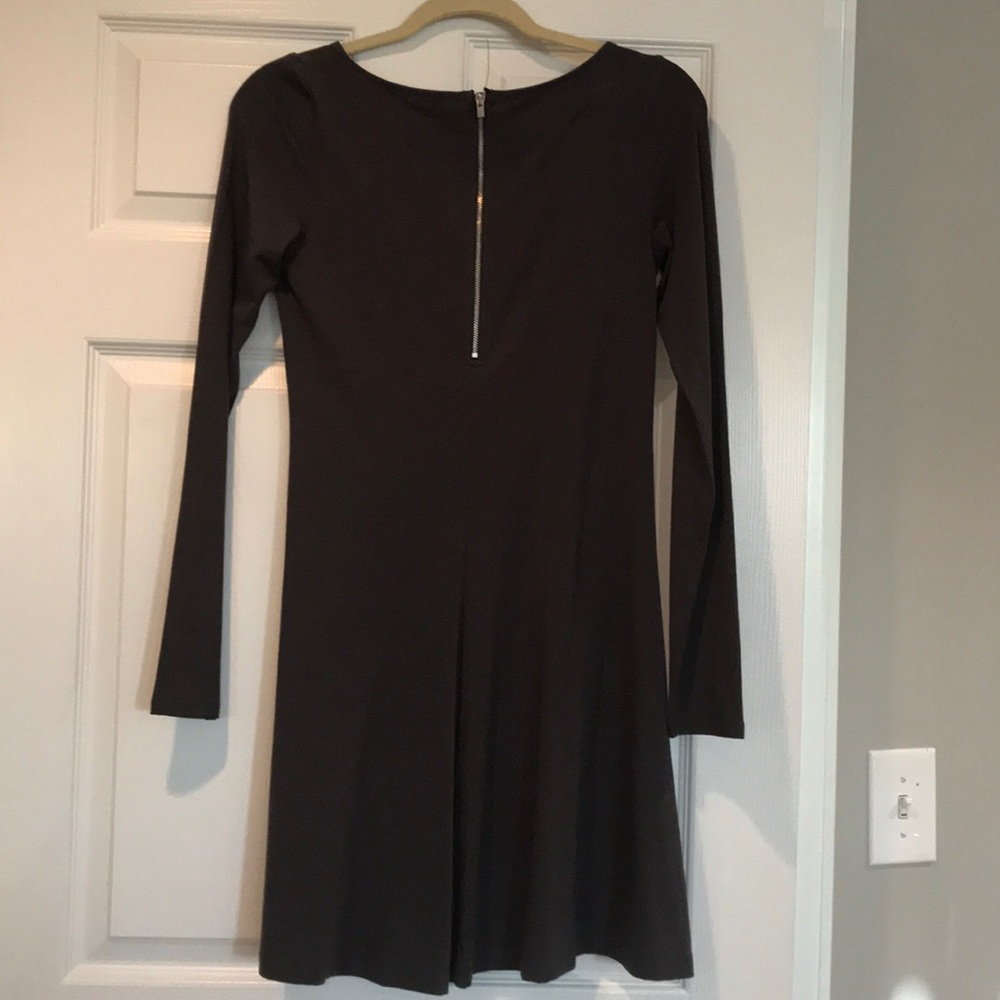 Express Dress - Picture 4 of 4